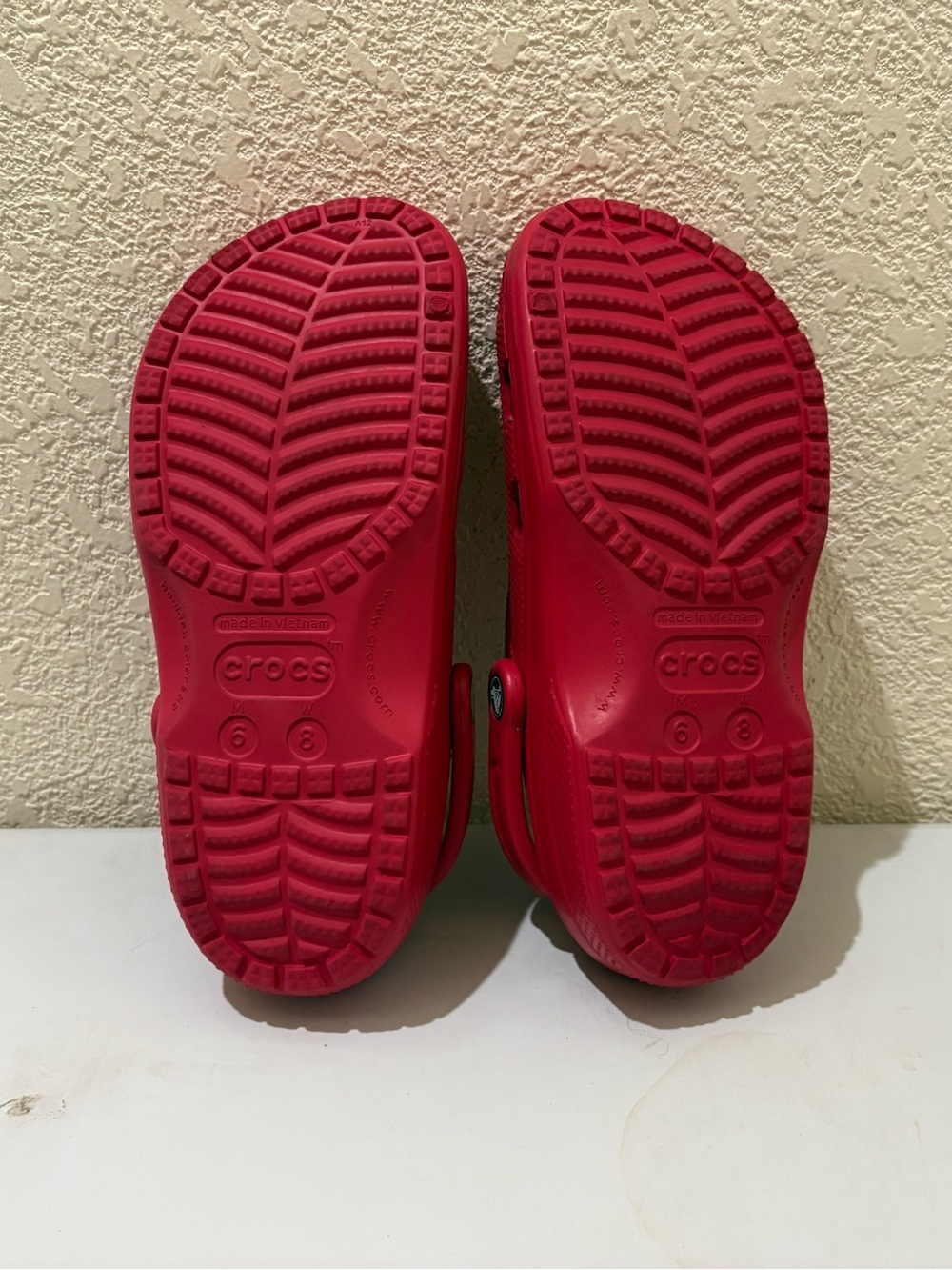 Crocs Classic Varsity Red Clogs - Picture 4 of 5